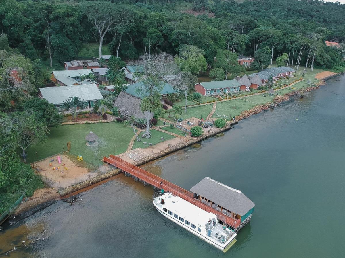 Mirembe Resort Beach Hotel Kalangala Exterior foto