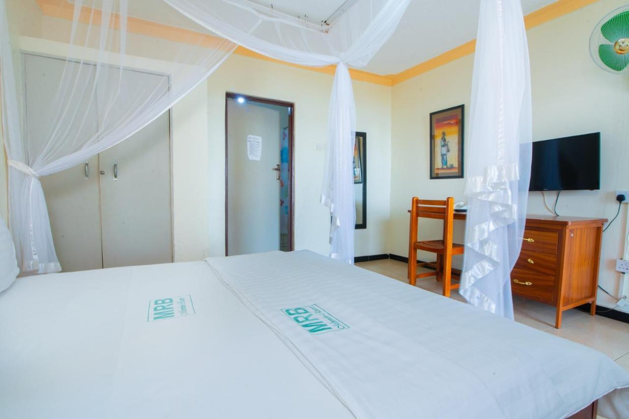 Mirembe Resort Beach Hotel Kalangala Exterior foto