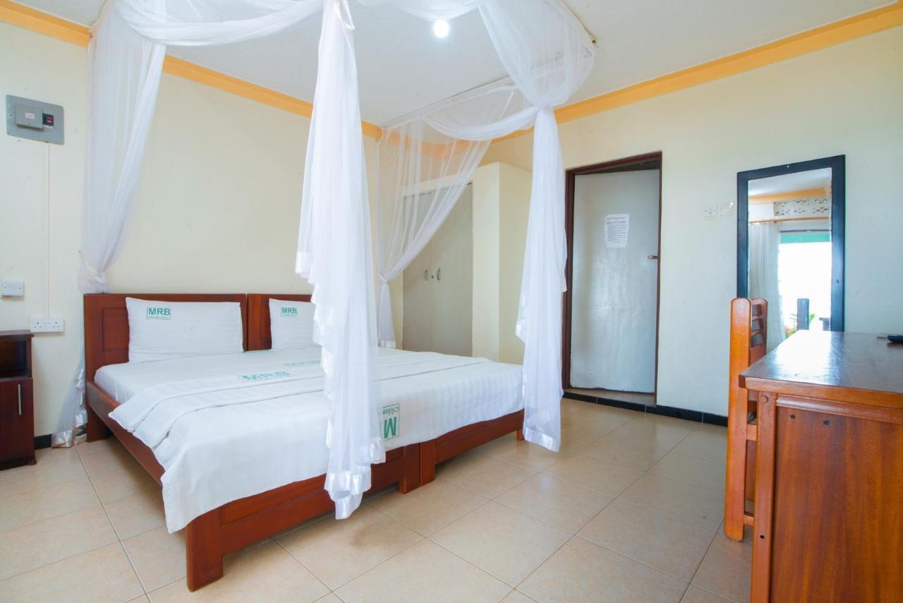 Mirembe Resort Beach Hotel Kalangala Exterior foto