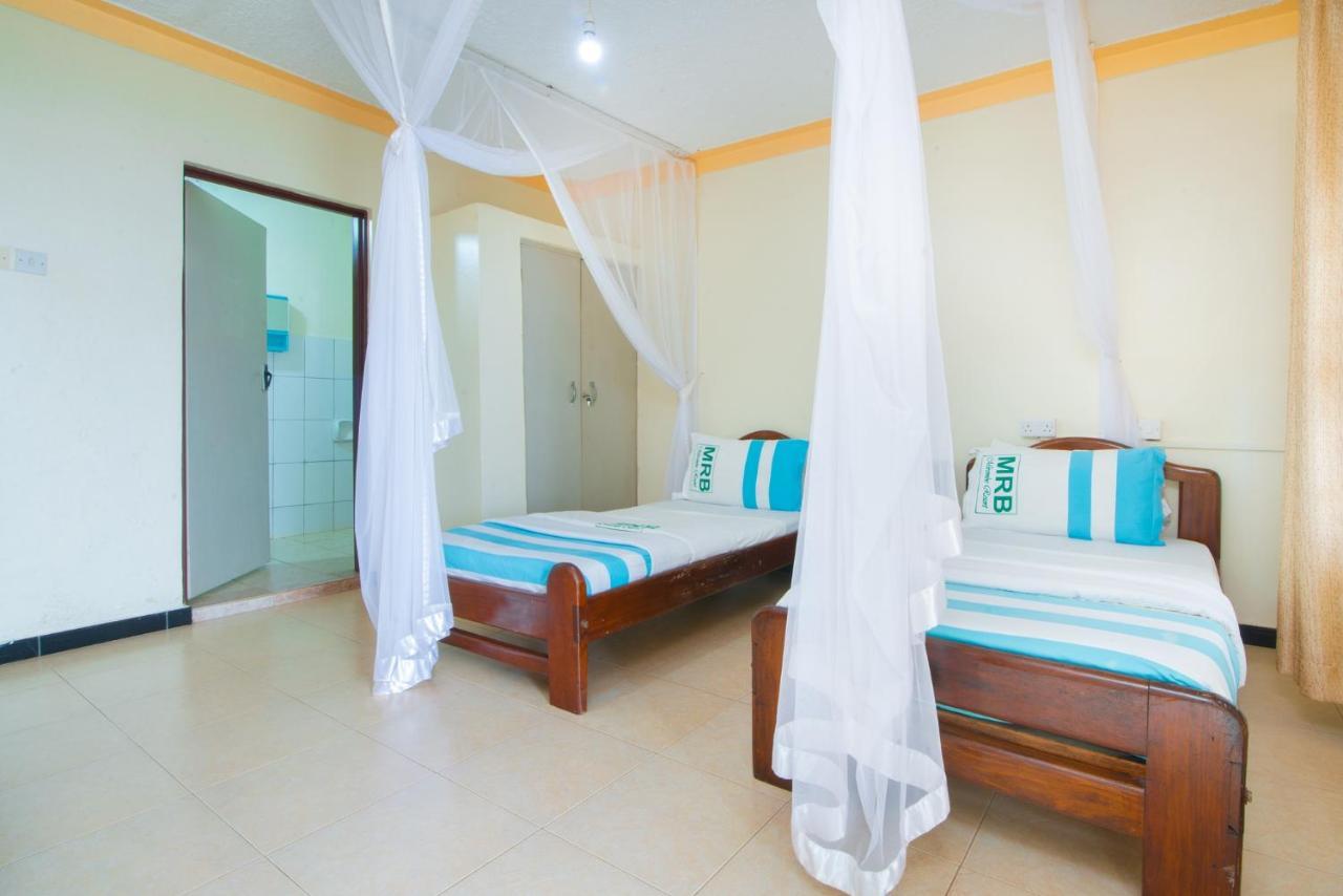Mirembe Resort Beach Hotel Kalangala Exterior foto